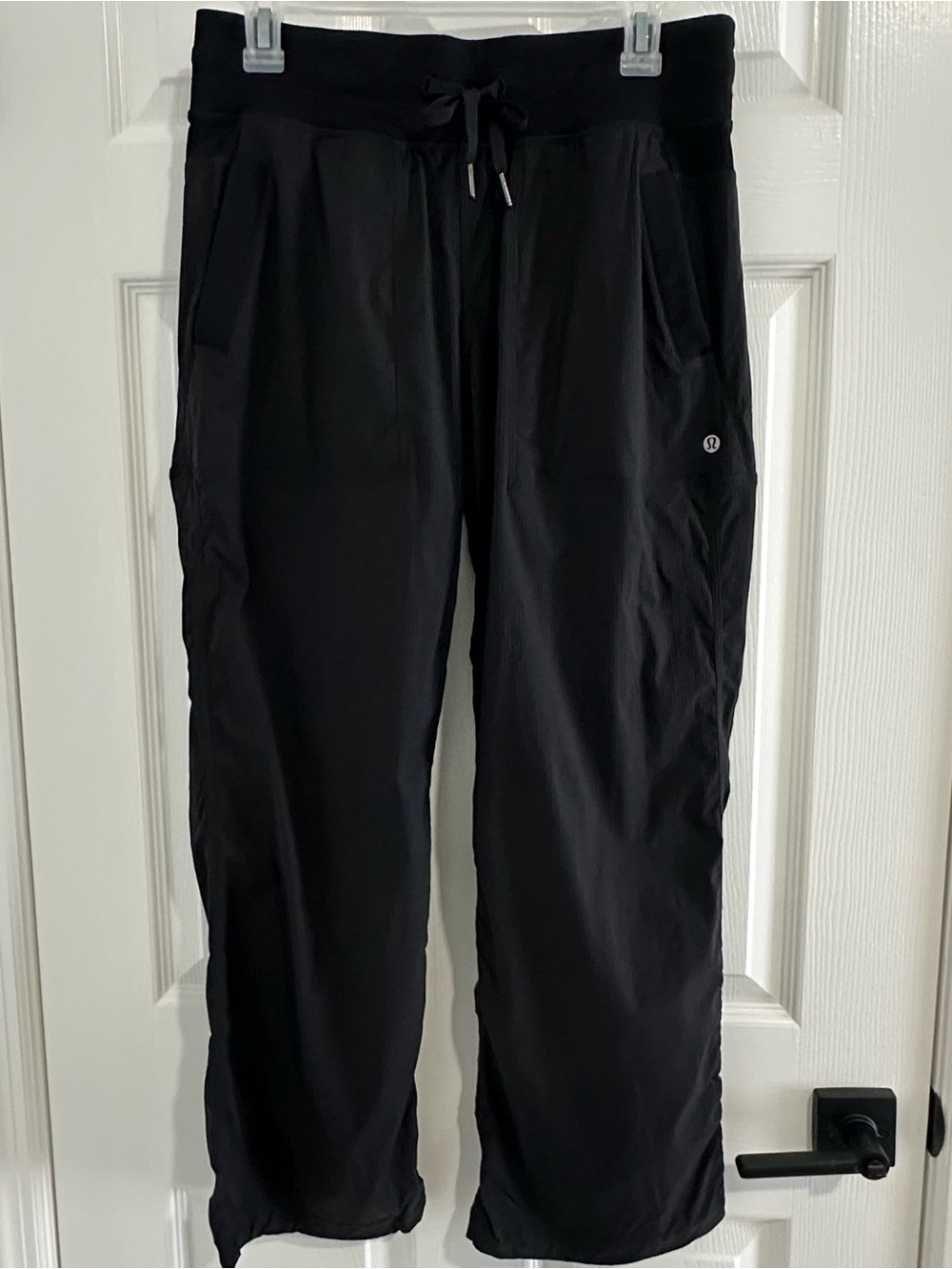 Lululemon Dance Studio Mid-Rise Pant Short Black Size 8